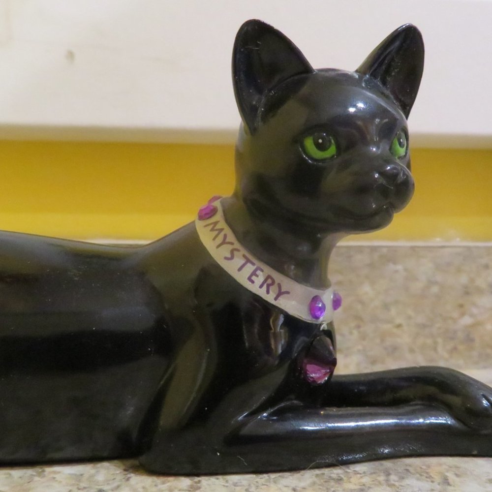 "Host Pick" Mystical Mystery Virtues of the Black Cat Collection Figurine (F48)